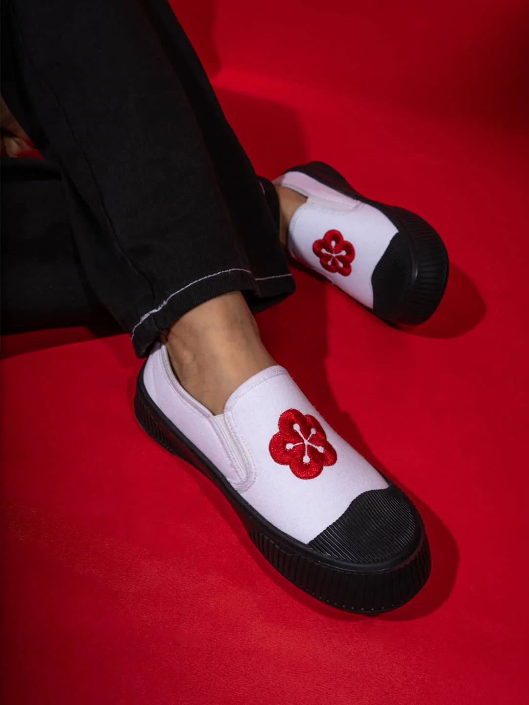Bacca Bucci Kawaii Sakura Slip-On Sneakers - Image 2
